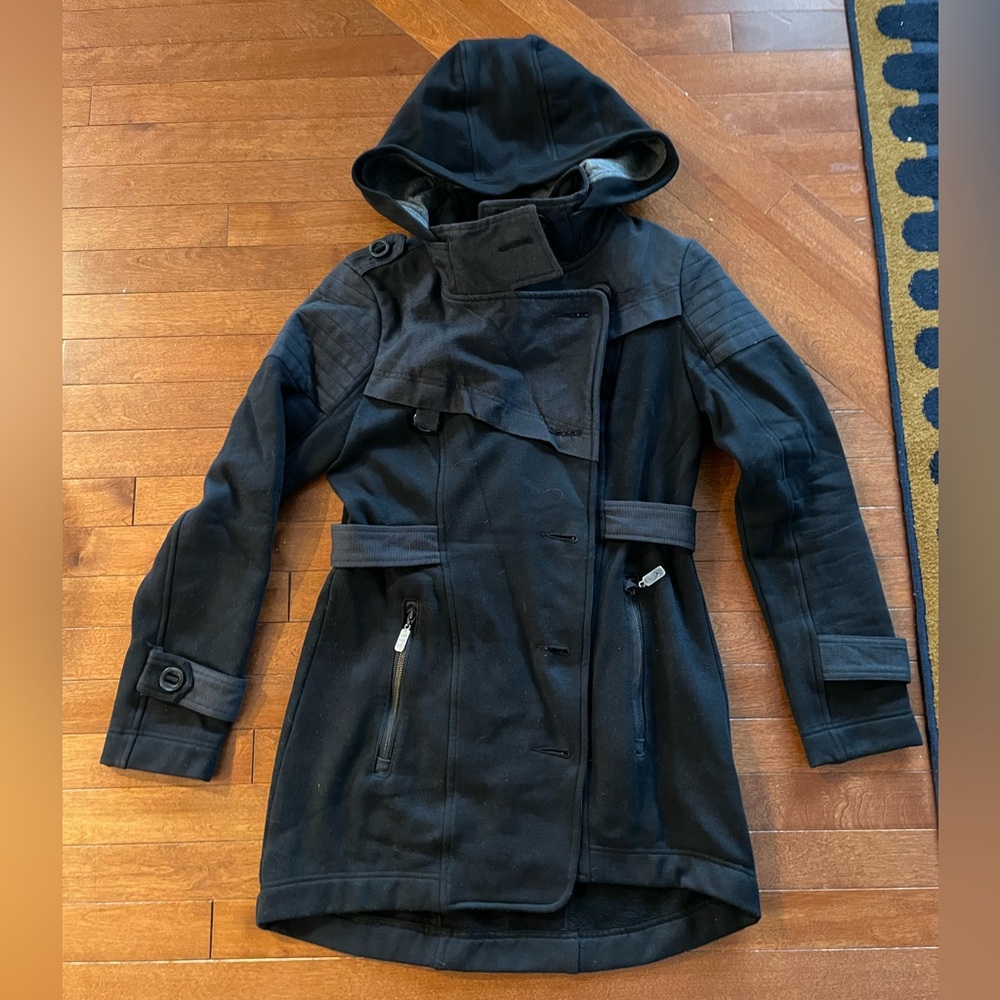 Size S three stones black jacket